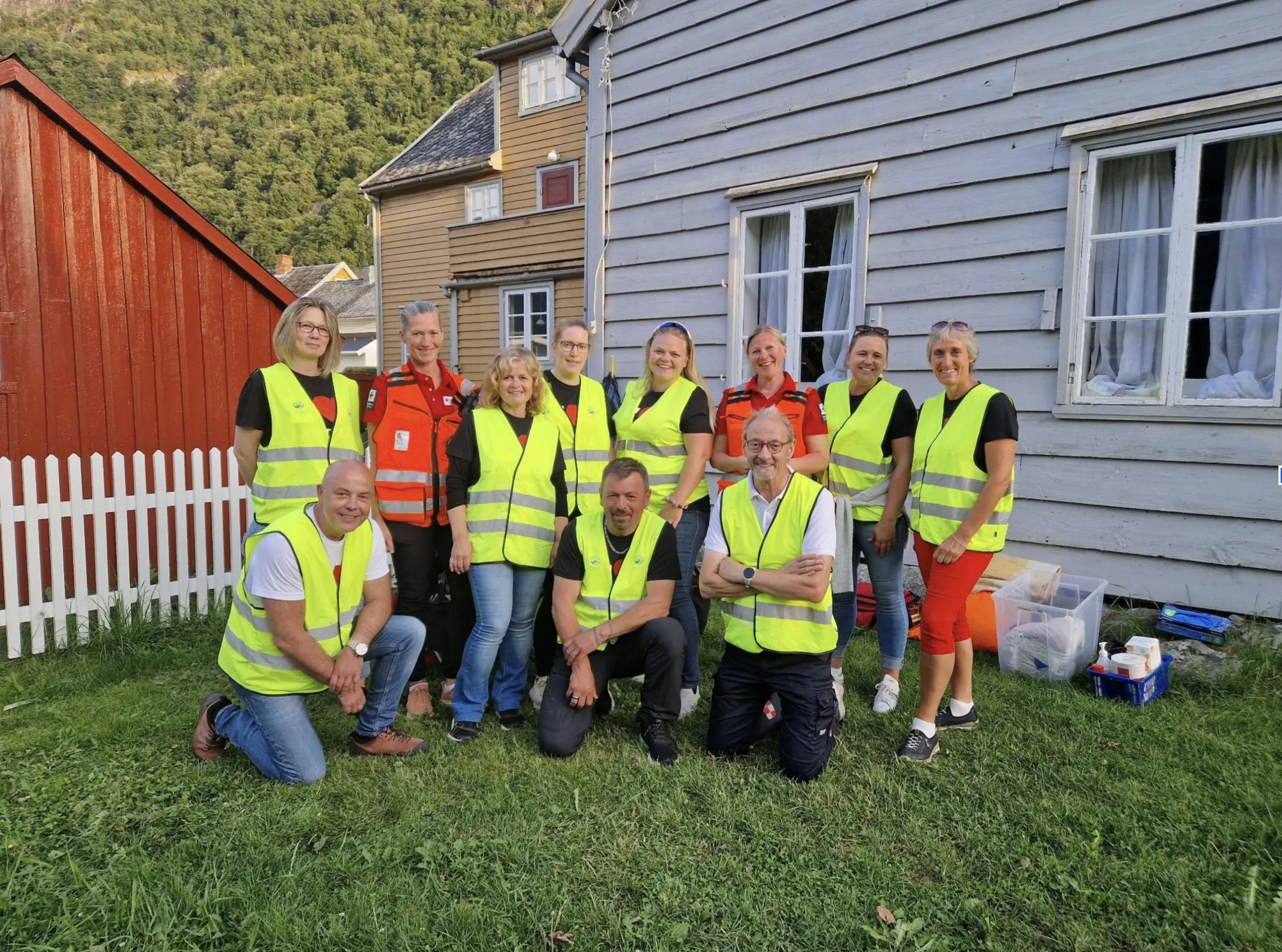 Bilete av ein gjeng frivillige på Kom Heimatt